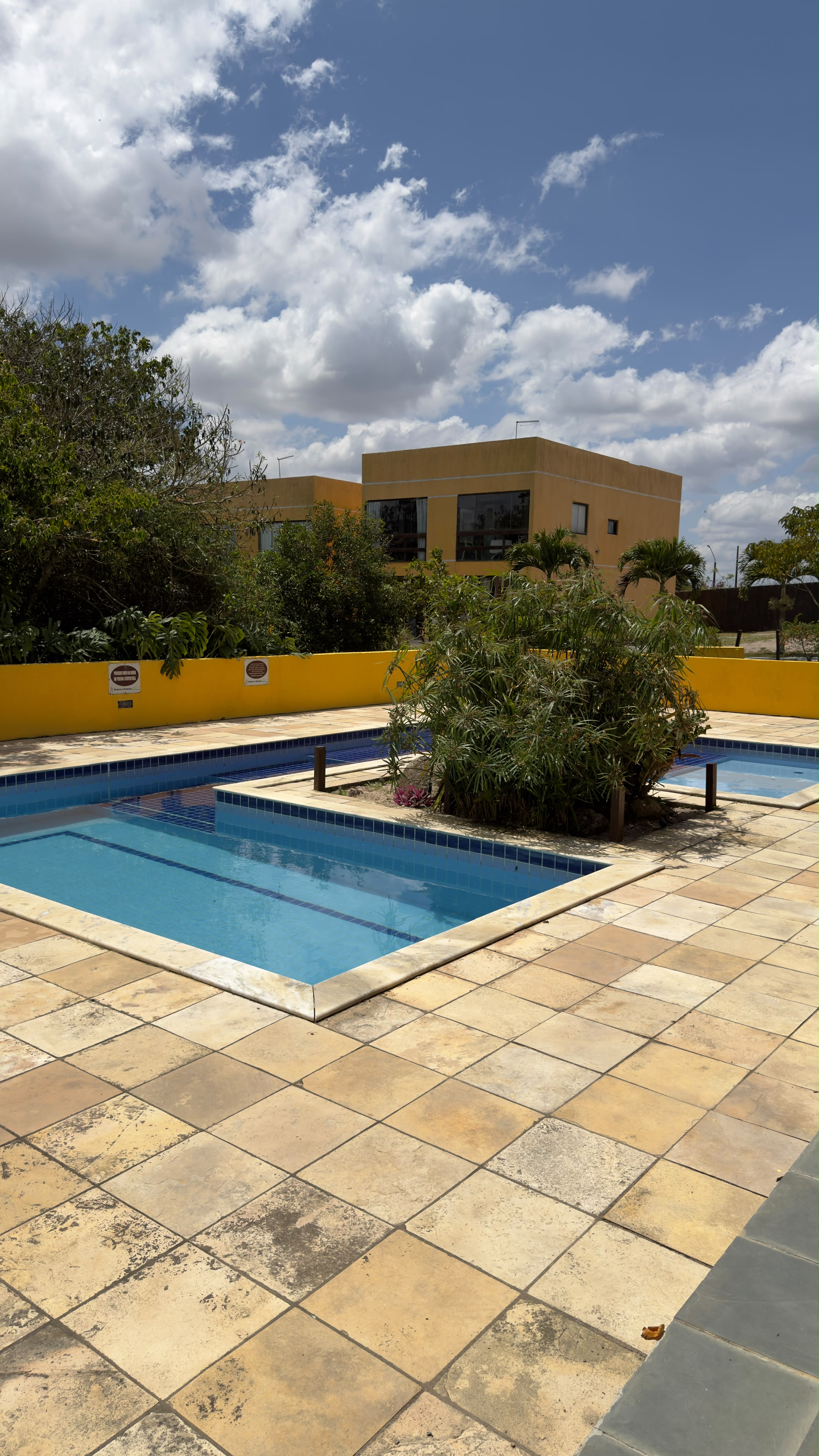 Piscina do condomínio